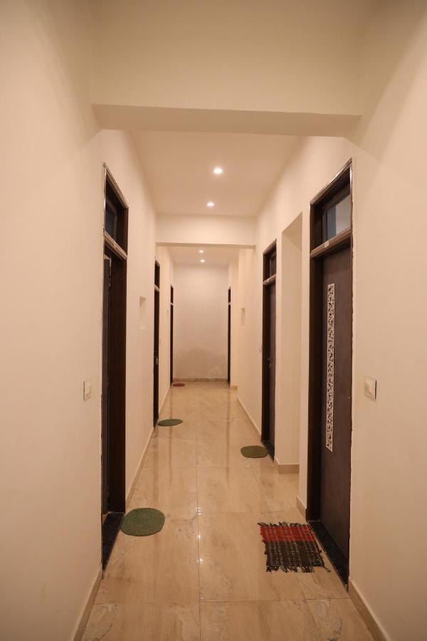 Winter Mountain Resort Pushkar Exterior foto